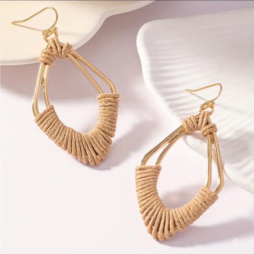 ✨ Boho Woven Teardrop Dangle Earrings | Gold Tone + Natural Fiber